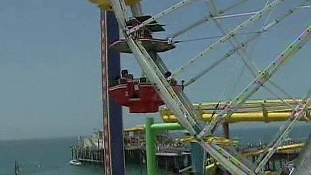 Across America: Man rides Ferris wheel for 25 hours