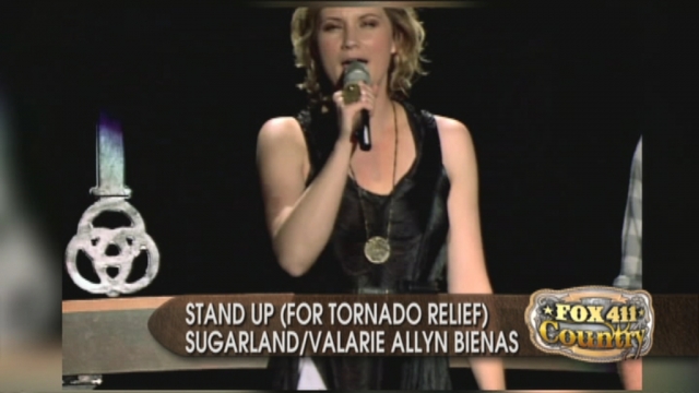 Country Superstars hit the stage to help tornado victims