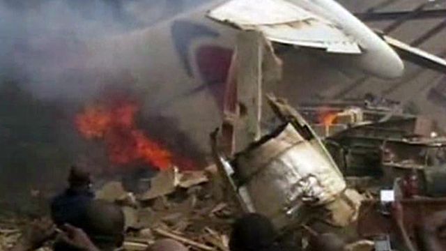 Commercial plane crashes into apartment building in Nigeria