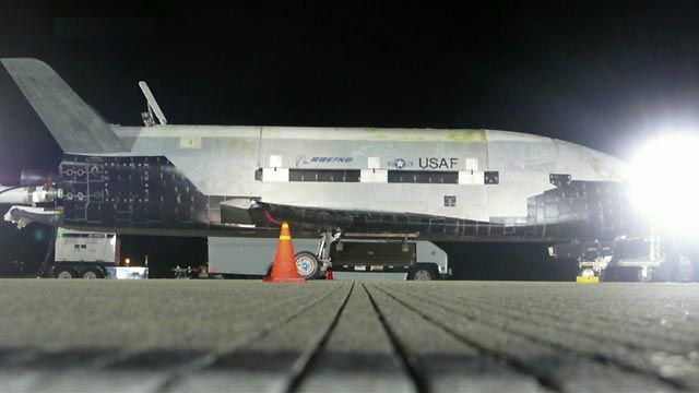 Mystery space plane heads back to Earth