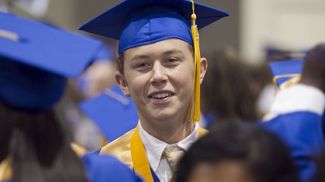 Hollywood Nation: Scotty McCreery is a graduate