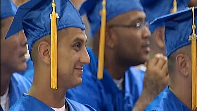Cleveland Correctional Center celebrates inmate graduation