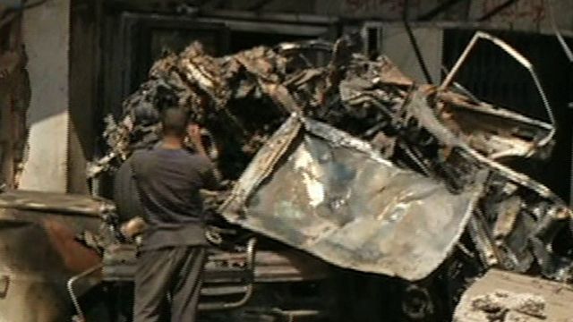 Car Bombings Kill Dozens in Iraq
