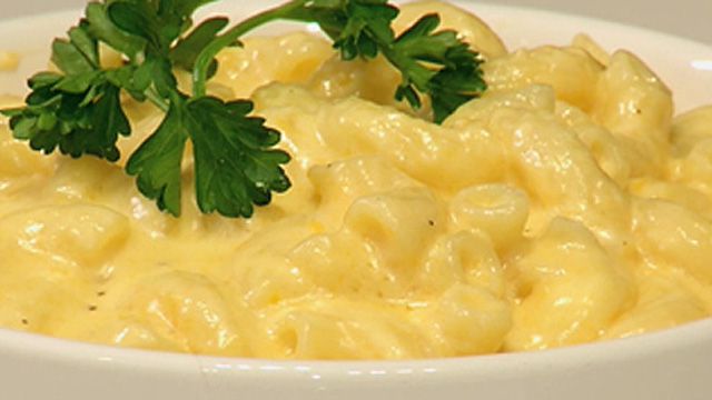 How to Make Gourmet Mac and Cheese With Leftovers