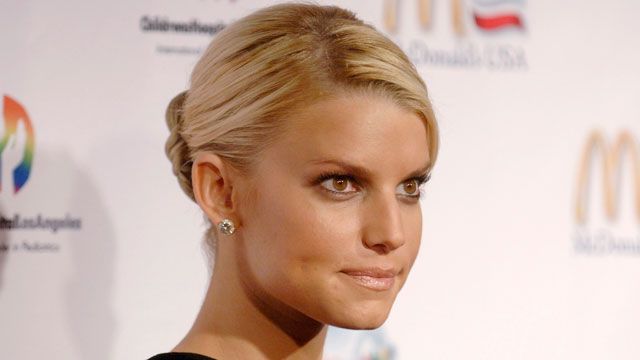 Does Jessica Simpson's Fake Hair Look Real?