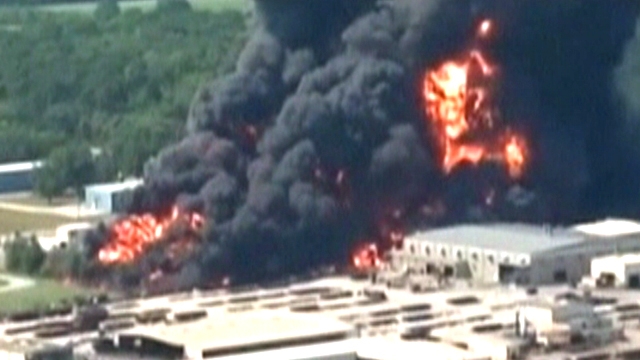 Raw Video: Explosions Rock Louisiana Chemical Plant
