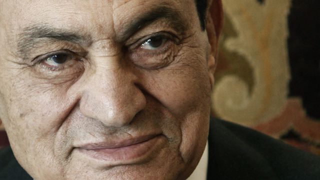 Hosni Mubarak off life support, still in coma