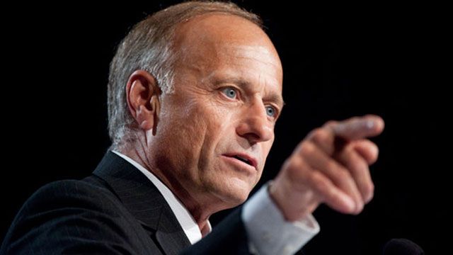 Rep. Steve King Threatens to Sue Obama 