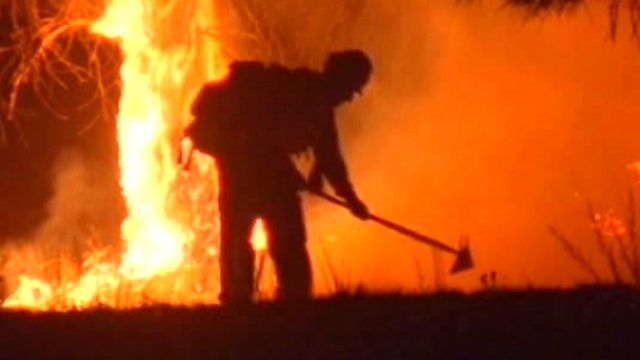 Arizona Wildfire Spreads to 10,000 Acres