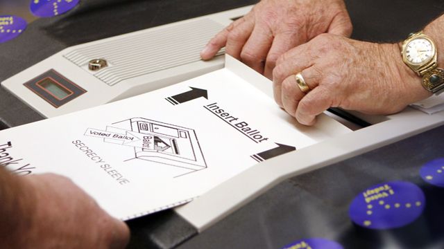 'Voter vouching' practice challenged in Minnesota