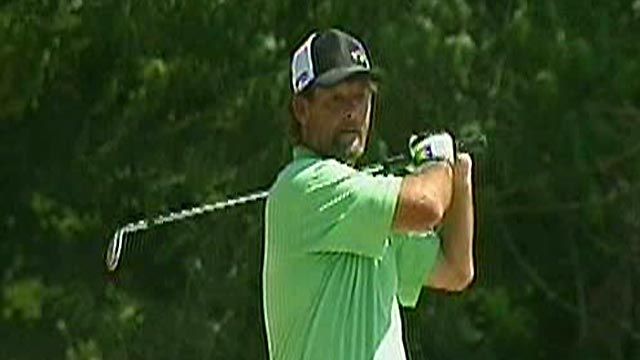 One-Handed Golfer Aims High
