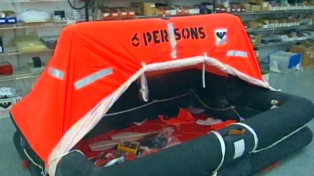 2 boaters rescued after 7 days spent in life raft