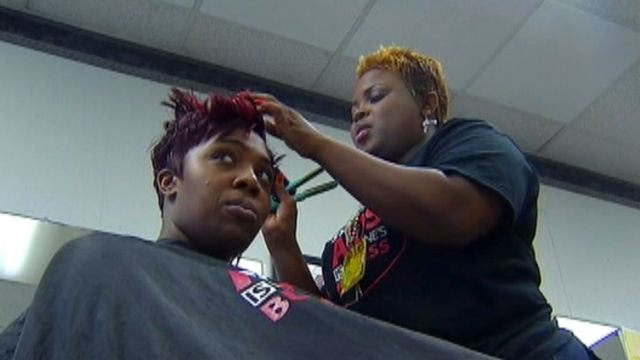 Texas salon offers cut, color, HIV test?