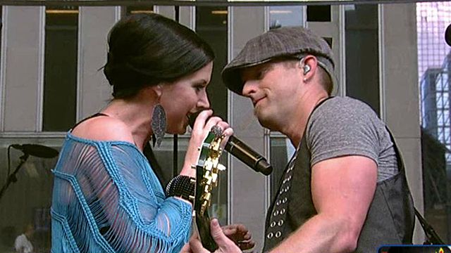 Thompson Square light up All-American Summer stage