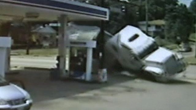 Amazing Video: Truck Slams into Gas Station