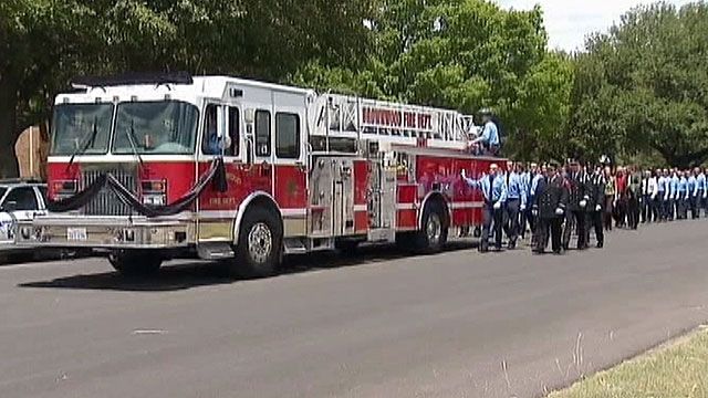 Hundreds Pay Final Respects to a Texas Firefighter