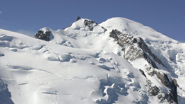 Avalanche kills members of expedition in the French Alps