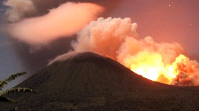 Around the World: Volcano Erupts in Indonesia