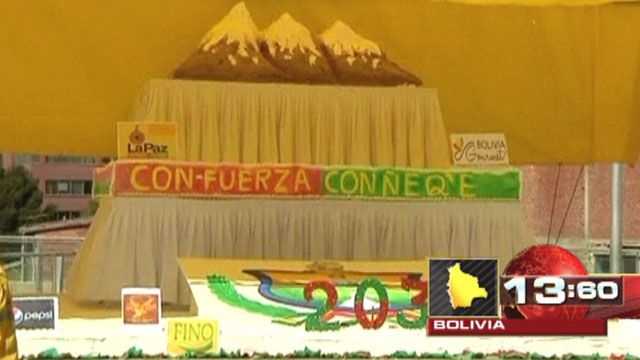  Around the World: La Paz celebrates with 20-foot cake