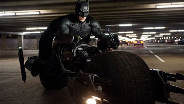 Site suspends comments on 'Dark Knight' movie reviews
