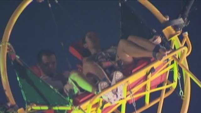 Couple Trapped on Slingshot Bungee Ride