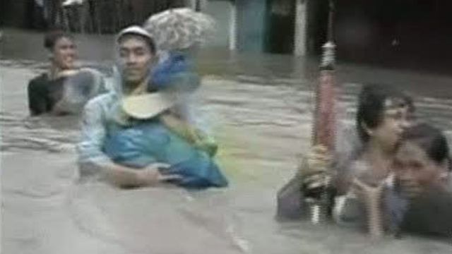 Around the World: Deadly Flooding in the Philippines