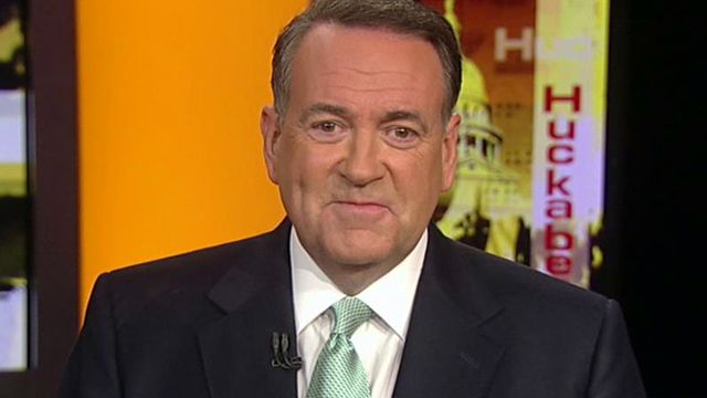 Huckabee: Obama playing chicken over taxes?