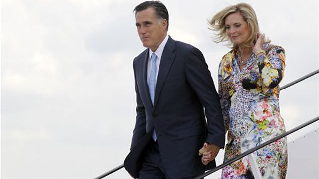 Romney accuses media of diverting attention from economy