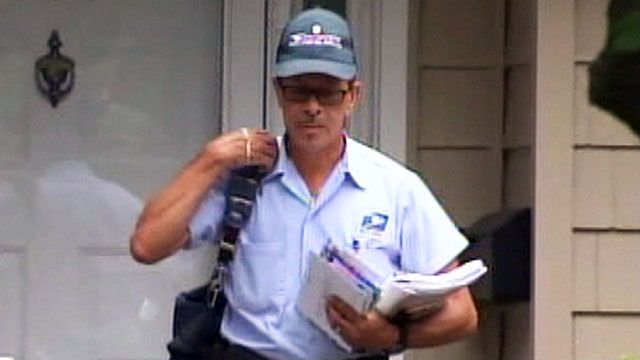 Mailman helps rescue 87-year-old woman in New York