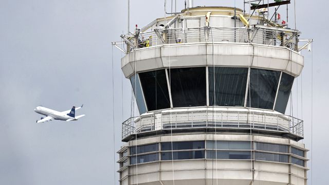 FAA investigates midair scare involving 3 planes