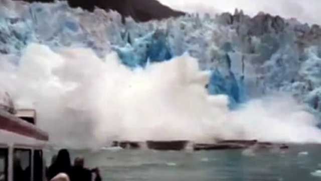 Crazy Video of Glacier Splashing Tourists