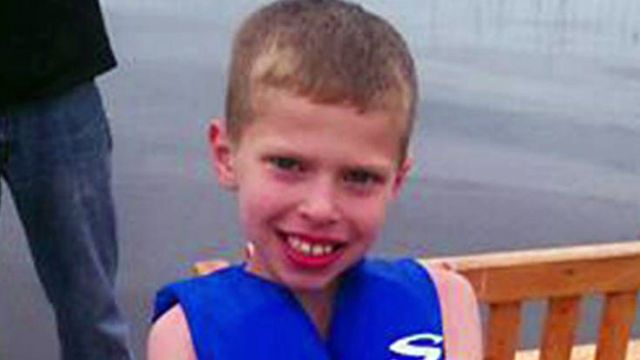 Minn. lake off limits after boy dies from meningitis