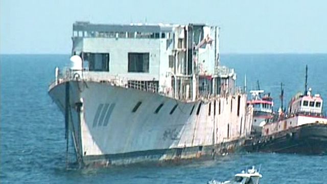 Former Navy Destroyer Becomes Artificial Reef