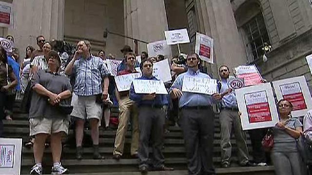 Protesters Want Jobless Benefits Instead of Jobs