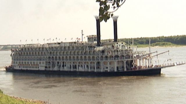 Stranded steamboat is finally back on its voyage