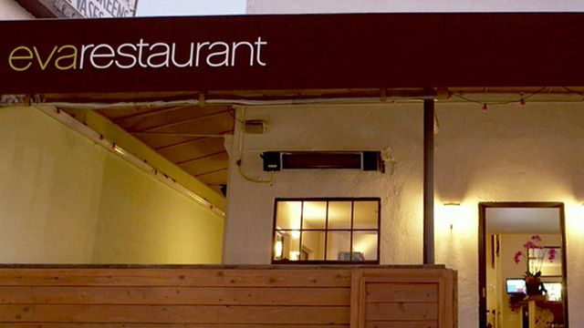 Restaurant offers discount to ditch cellphone at the door