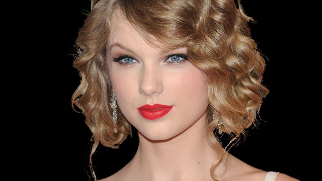 Taylor Swift shares big news with fans