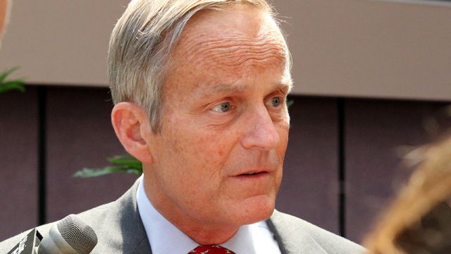 Pressure on Congressman Akin to bow out of Senate race