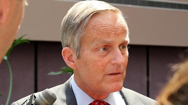 Rep. Akin remains in Senate race despite calls to get out