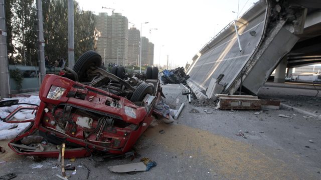 Around the World: Highway overpass topples in China