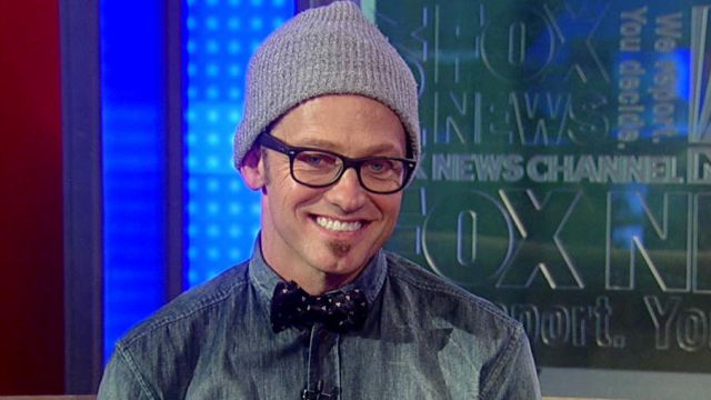 TobyMac makes music for the masses