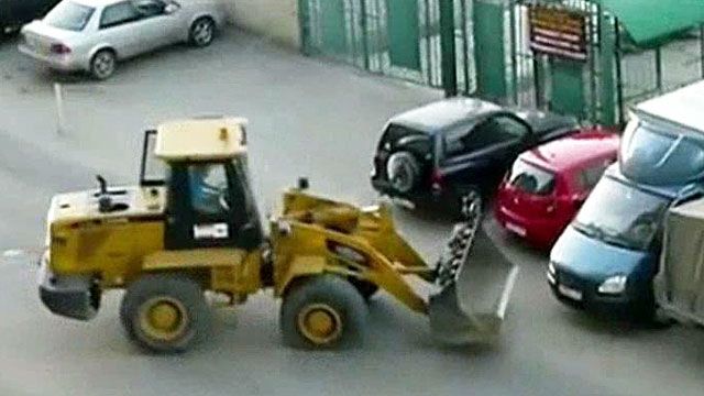 Drunk driver goes on rampage with bulldozer