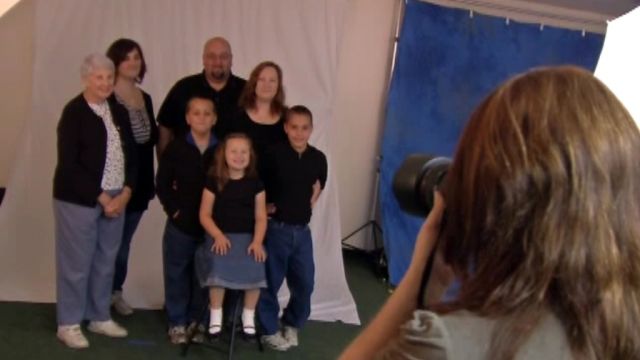 Photographers help Indiana tornado victims make new memories