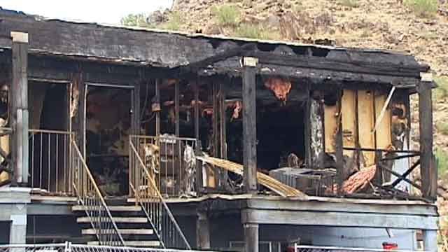 Babies tossed from burning building in Arizona