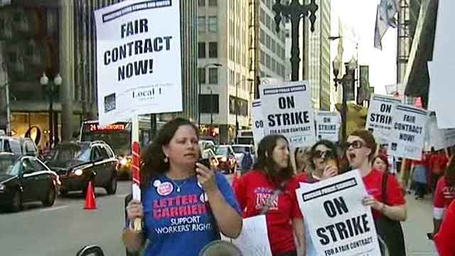 26,000 teachers go on strike in Chicago
