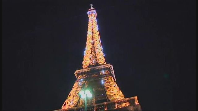 Eiffel Tower Receives Bomb Threat