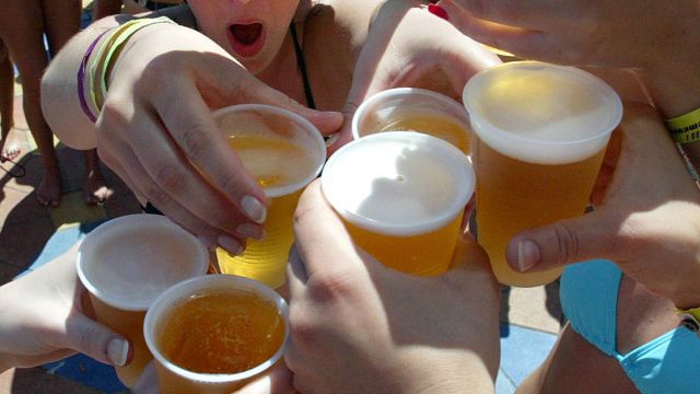 Offering your kids sips of booze may backfire