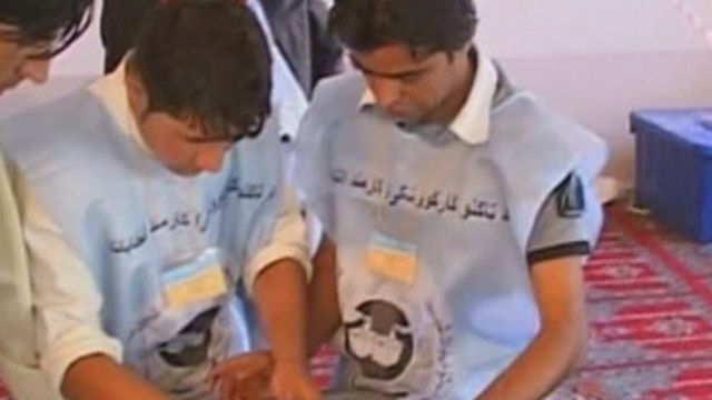 Afghans Brave Violence to Vote