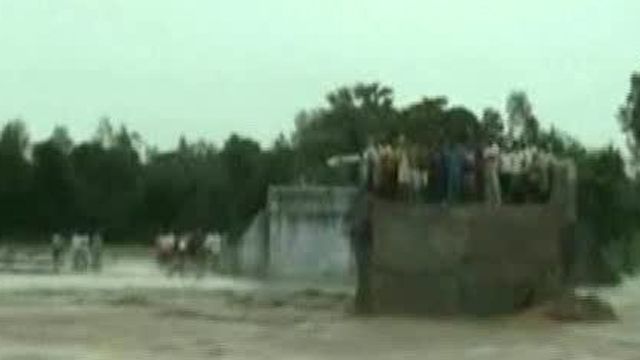 Around the World: Deadly Landslides in India