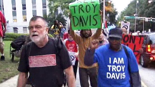 Supporters Hold Troy Davis Vigil in Georgia